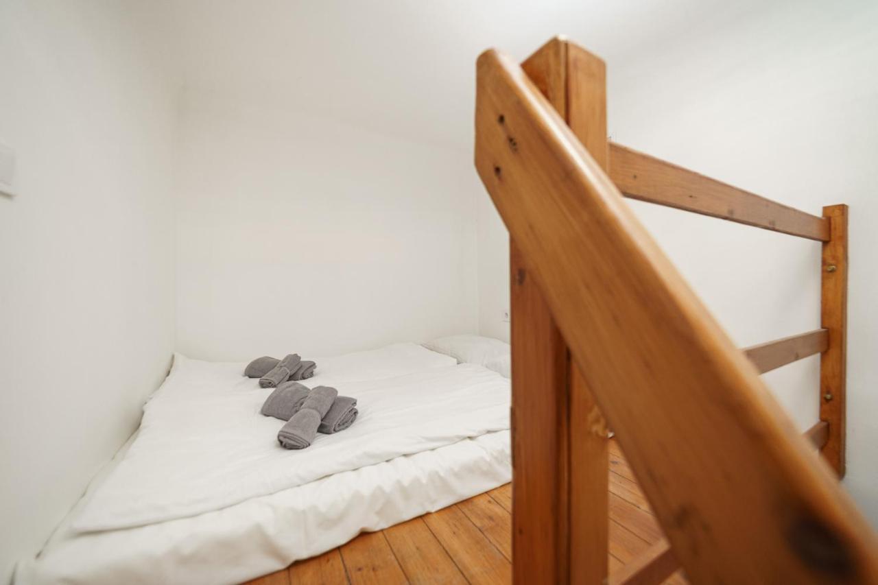 Cityscape Budget Danube Apartment *