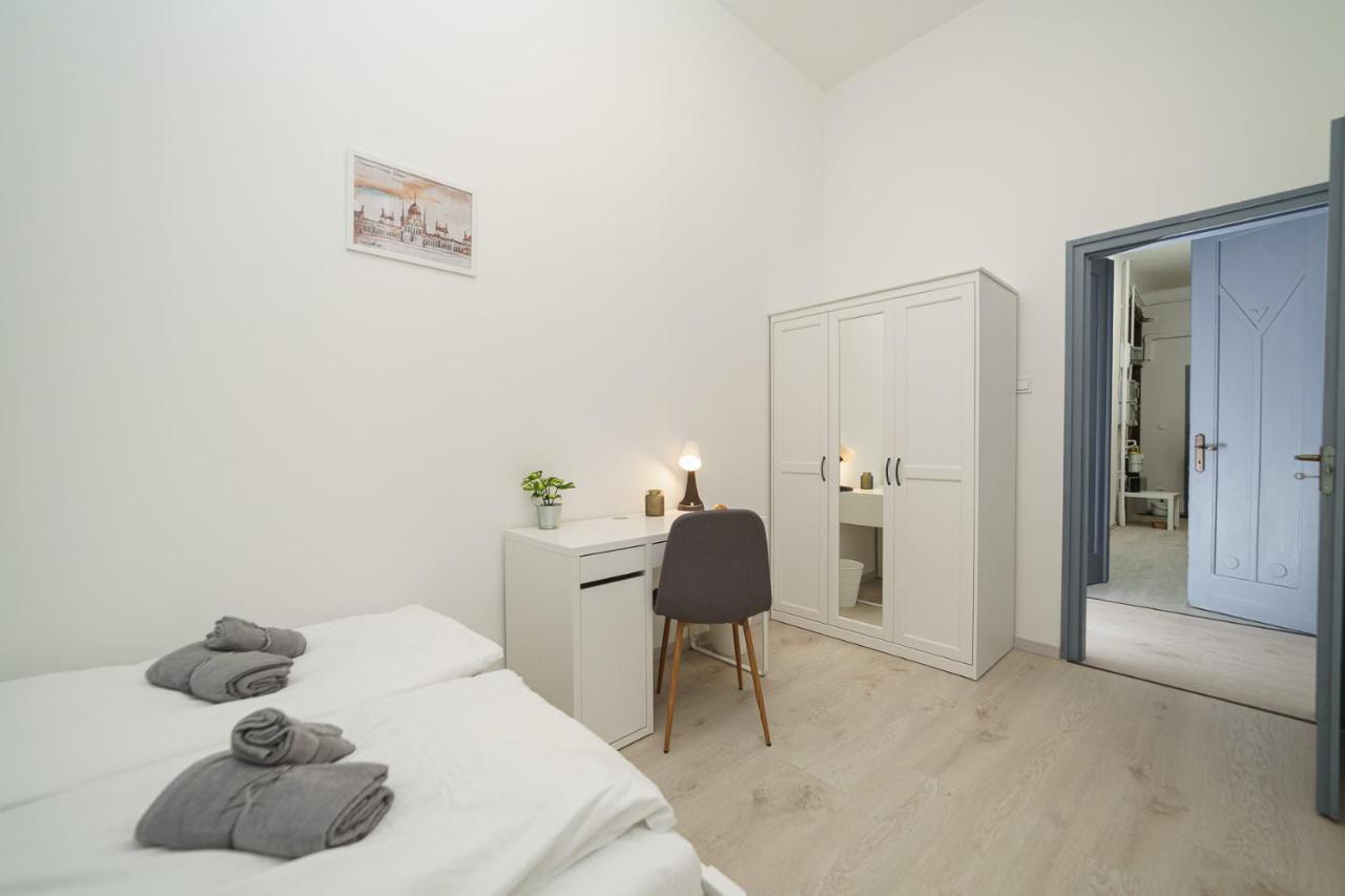 Apartment Cityscape Budget Danube *